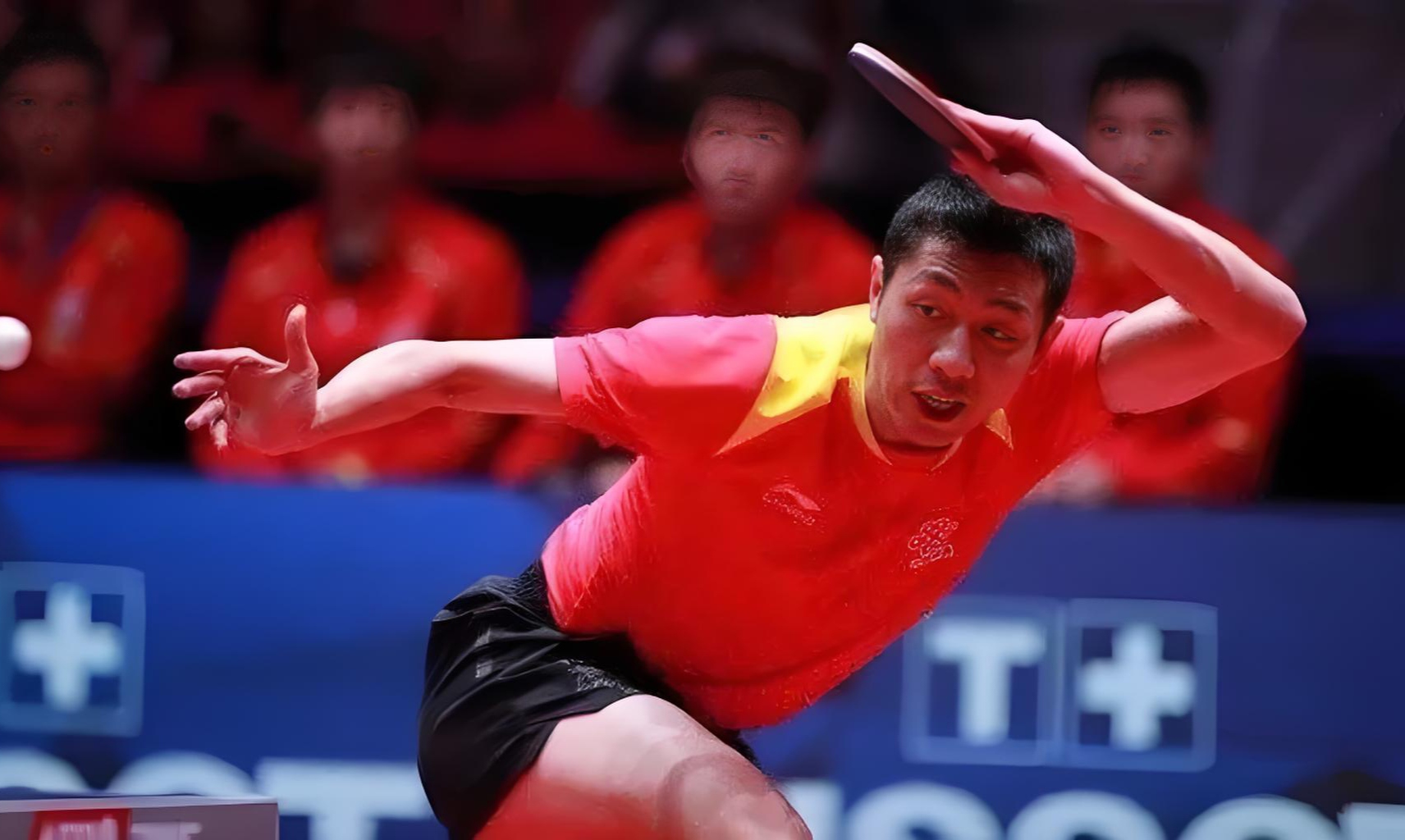 英格兰队鏖战中国队，许昕点燃赛场的简单介绍