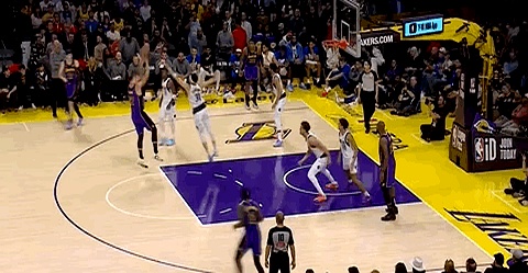 独行侠轻取魔术，詹姆斯带队取胜