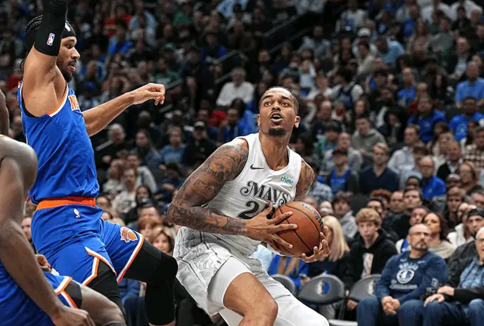 独行侠轻取魔术，詹姆斯带队取胜