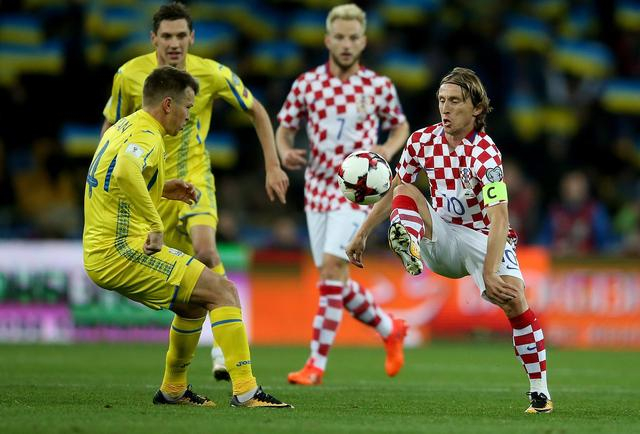 里昂力克那不勒斯，莫德里奇统治全场