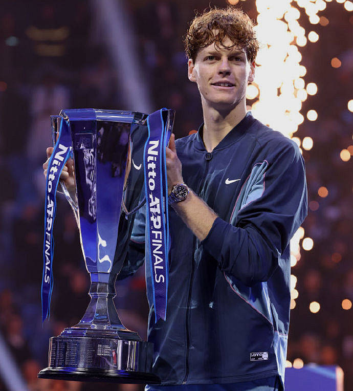 ATP总决赛险胜联合杯，辛纳惊艳四座