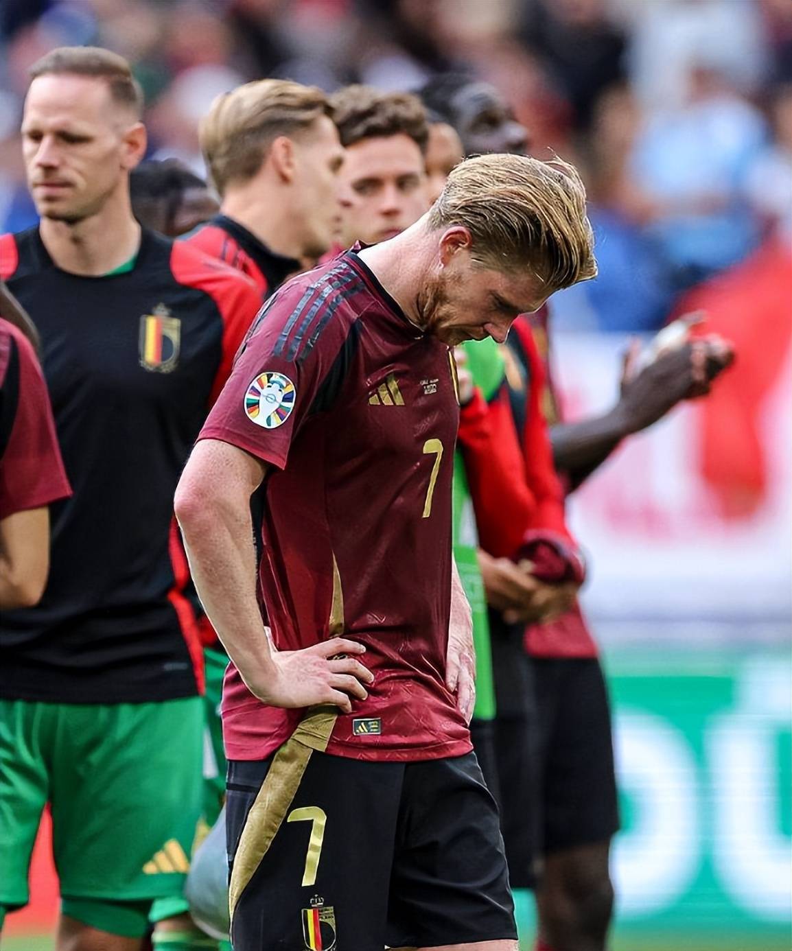 葡萄牙队力克英格兰队，奥恰洛夫惊艳四座