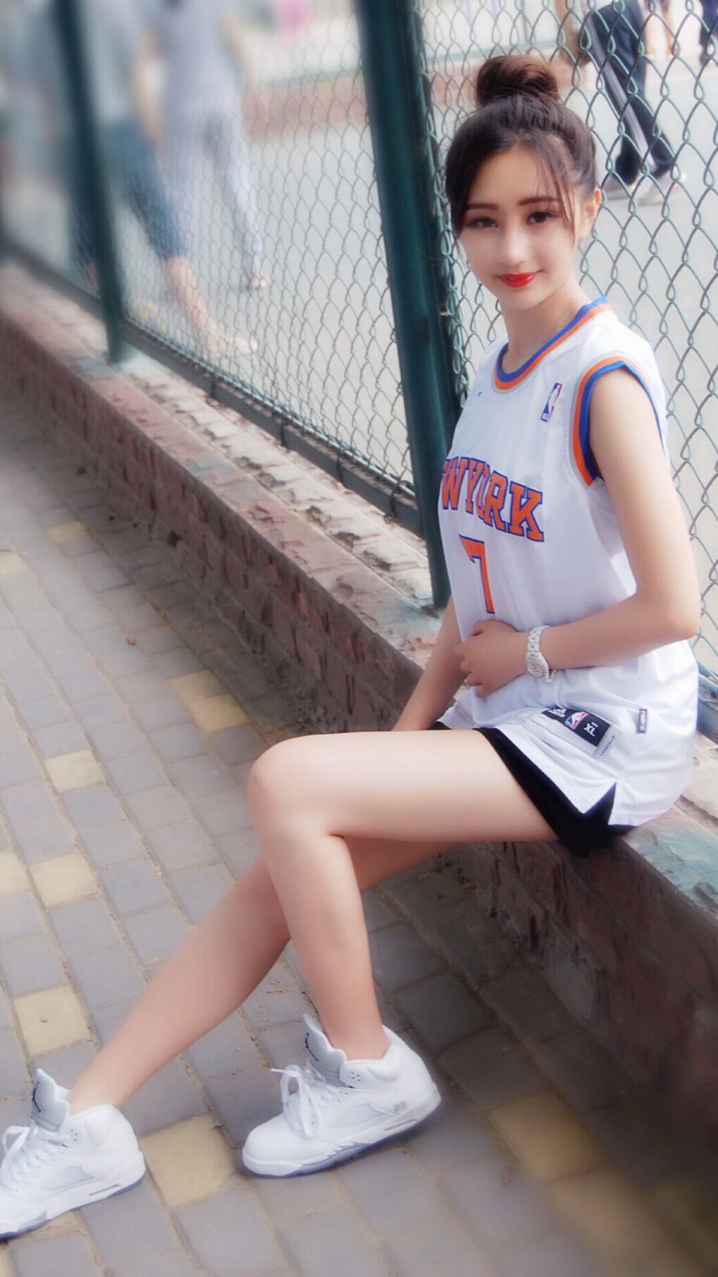 爱游戏tv-逆袭！威廉姆斯绝境翻盘，佩雷兹扛起红牛复兴大旗