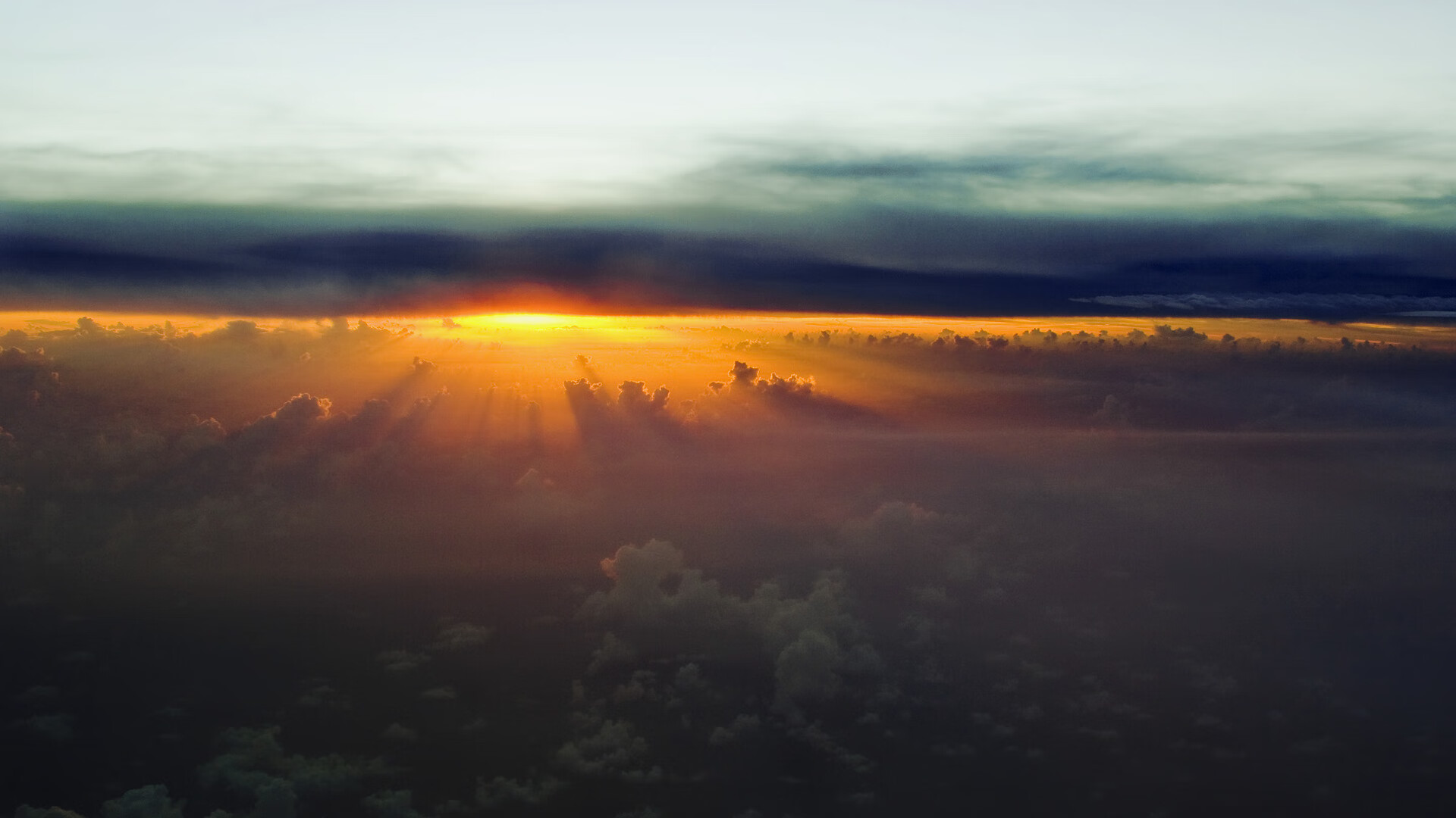 爱游戏APP-冰与火的对决，当梅赛德斯的精密计算遇上阿隆索的狂热超车