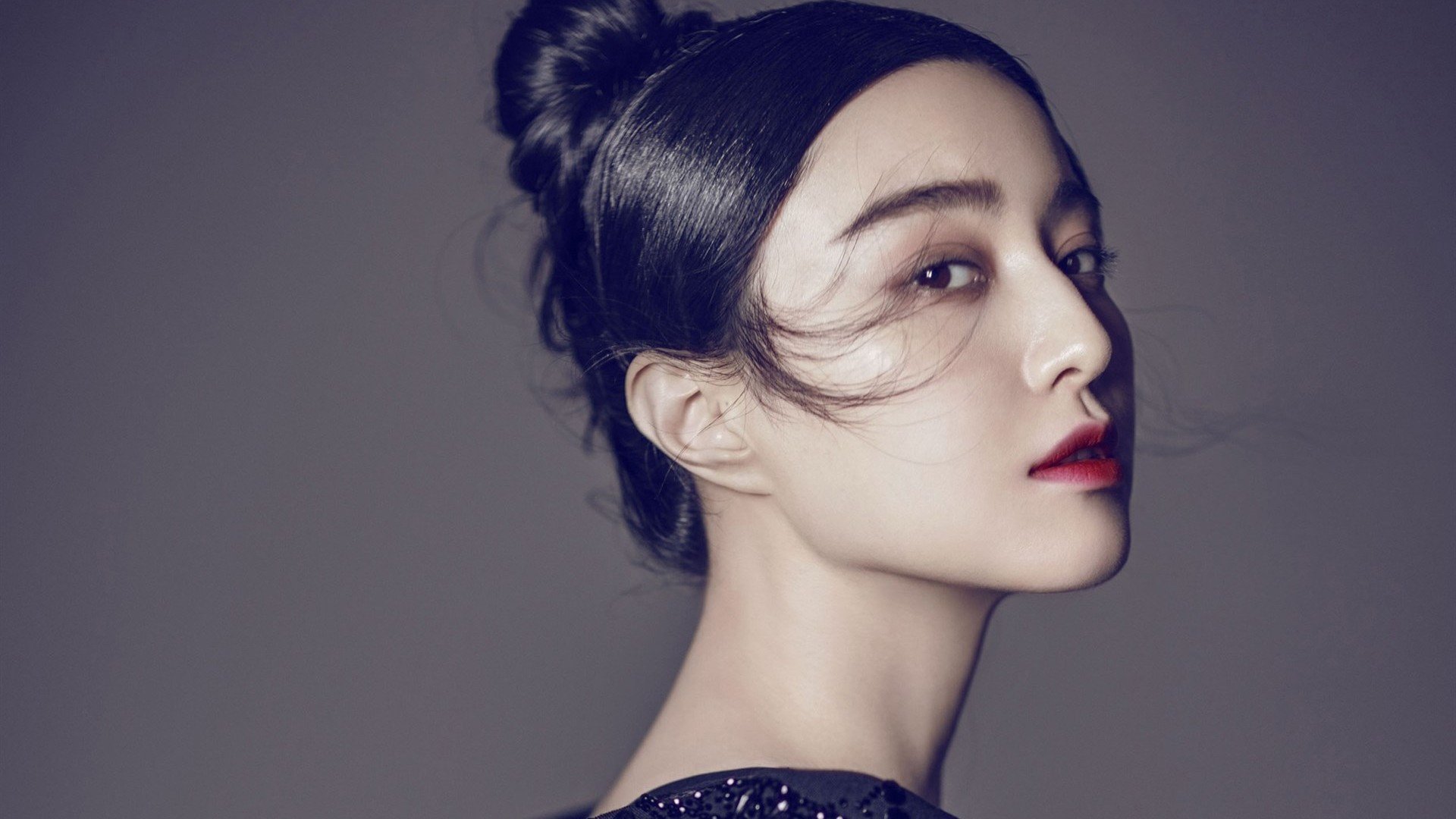 爱游戏官方-若日尼奥引爆药厂，勒沃库森三箭打穿潘帕斯巨鹰