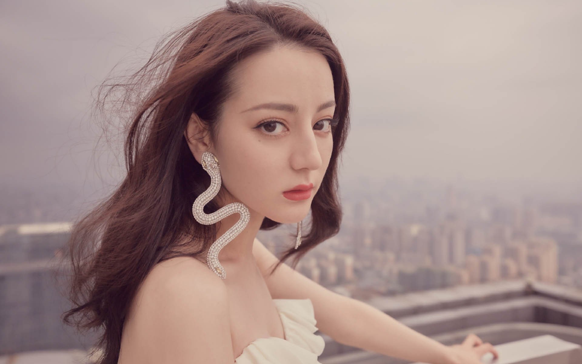 英超争冠夜,国际米兰的蓝黑魔咒,巴斯托尼如何成为曼城与阿森纳的无形杠杆?