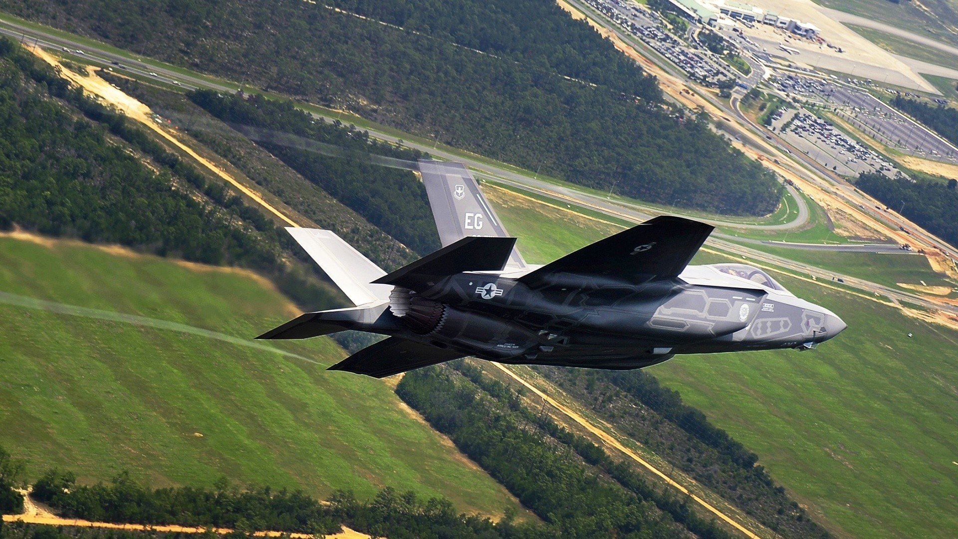 爱游戏体育-当勒布朗踢起篮球足球，美加墨世界杯之夜的跨界高能秀