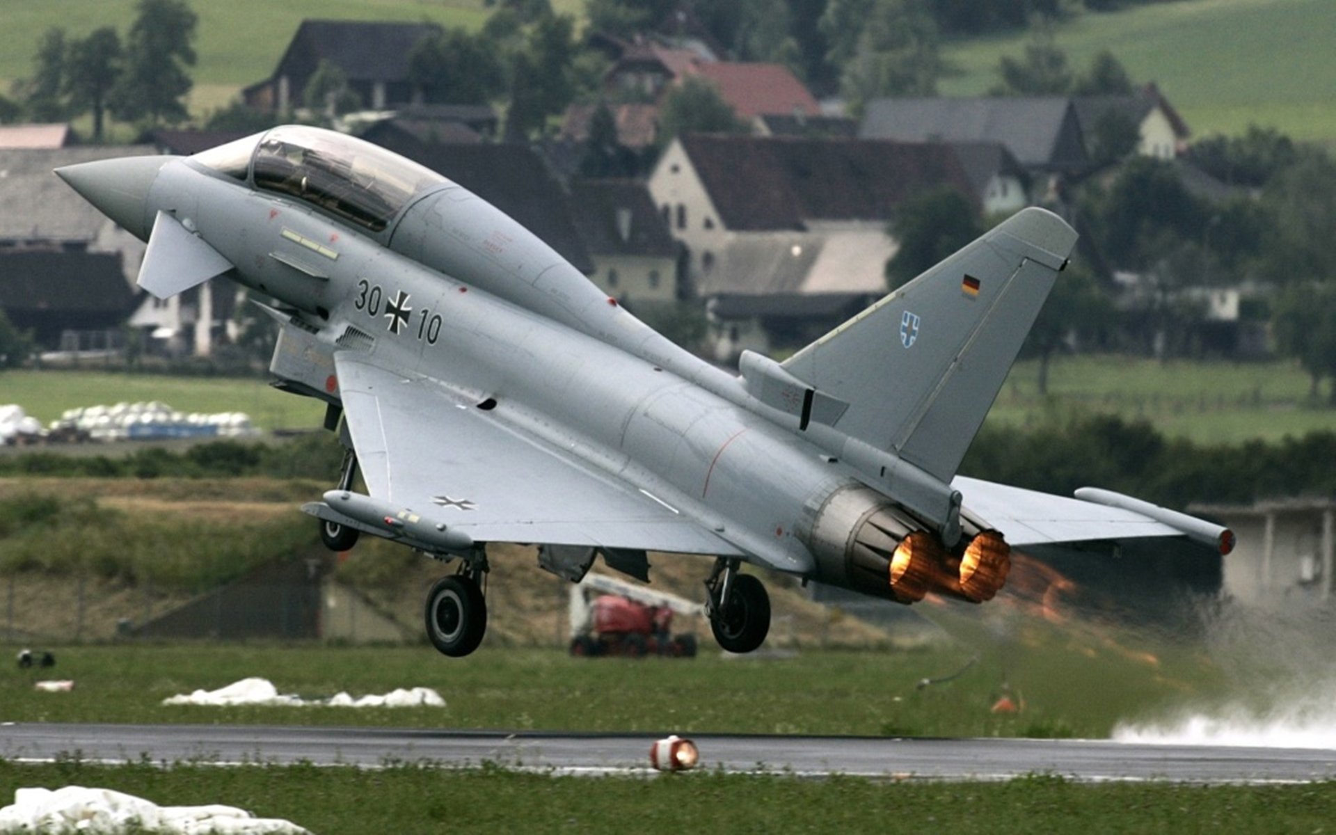 足球双面镜，福登点燃顶级赛场，玻利维亚碾压背后的草根逻辑