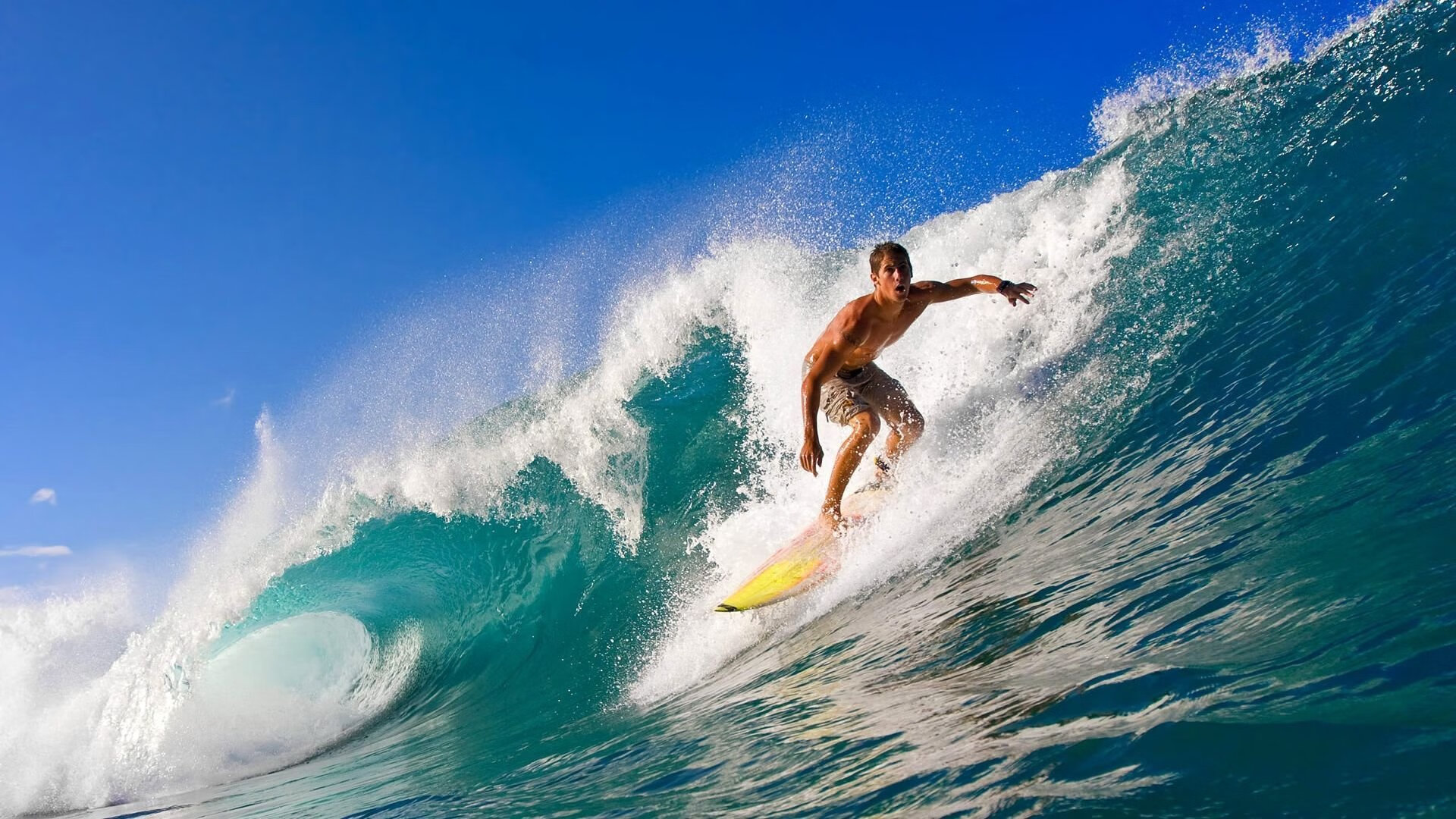 爱游戏-唯一对决，当F1年度争冠焦点战邂逅拜仁绝杀利物浦—速度与激情的奇幻交响