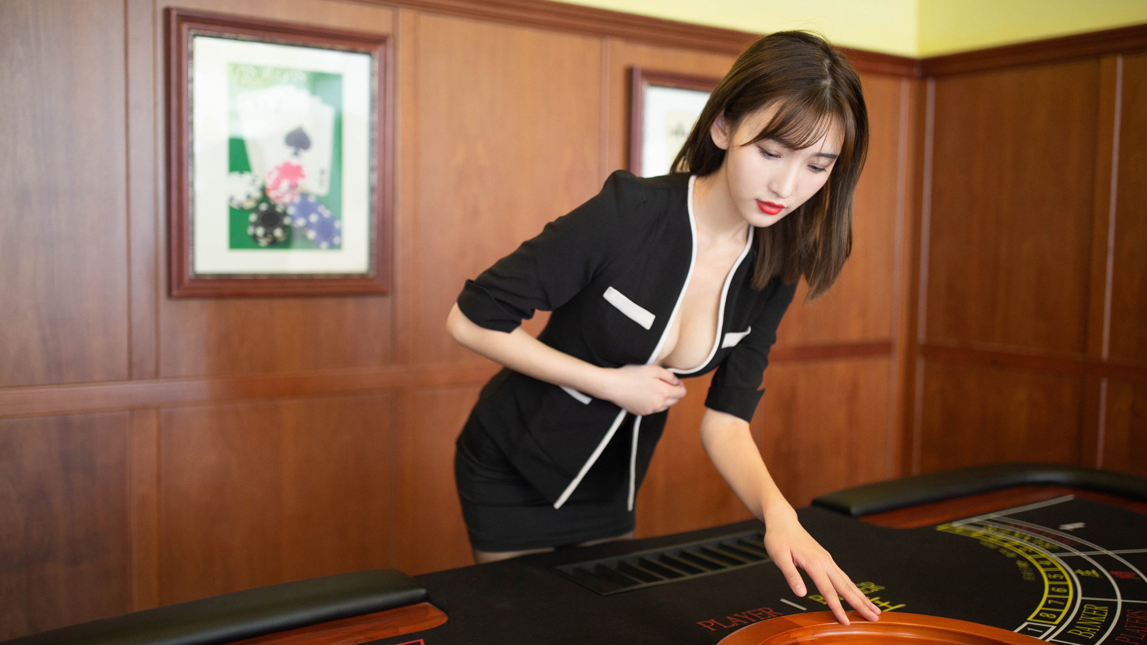 两个赛场，同一种心跳，英超争冠之夜与塔图姆的主宰时刻